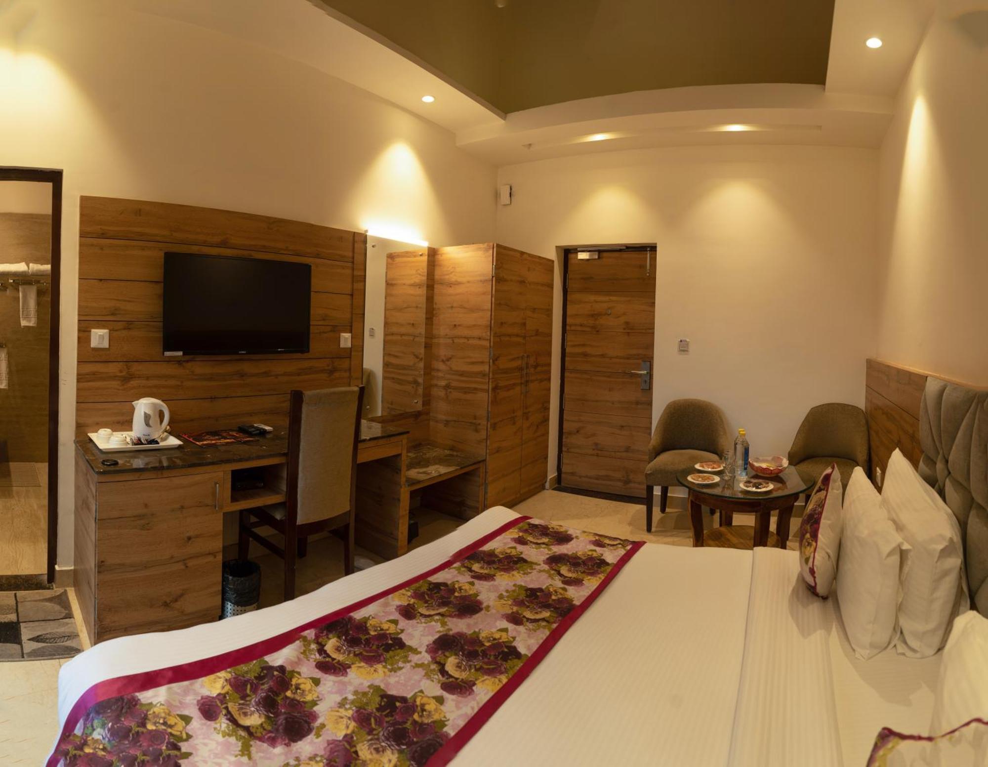 Wood Castle Spa & Resort Dhikuli Екстериор снимка